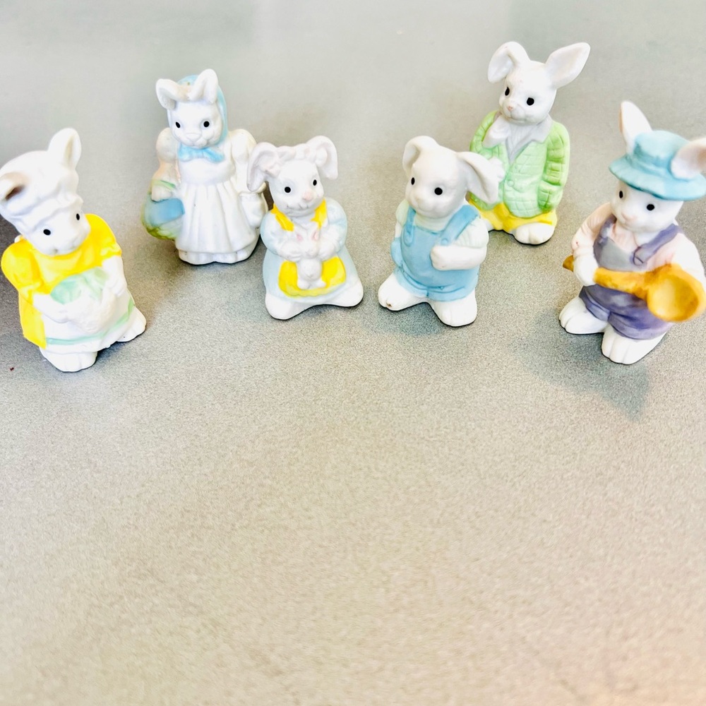 Vintage ARTMARK Mini Easter Bunnies Porcelain Rabbit Family Set of 6